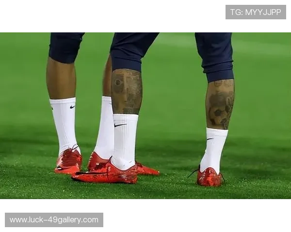 一身纹身的足球球星是谁 他身上的每一幅纹身都有怎样的故事