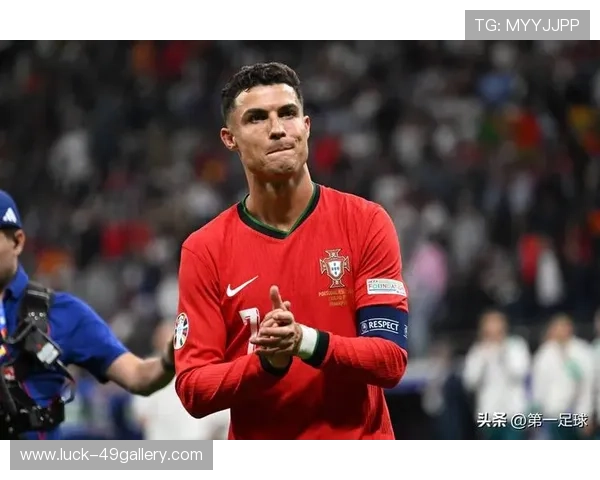 老一辈最帅足球球星盘点 那些令人难忘的经典球场英俊面孔